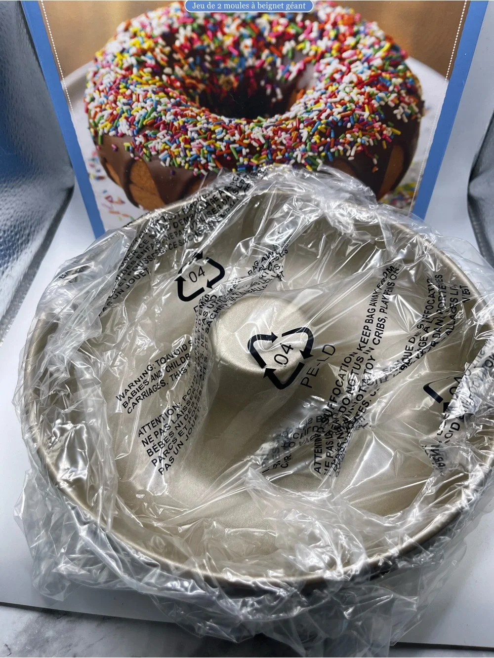 Williams Sonoma Giant Donut Cake Pan 8in 2009